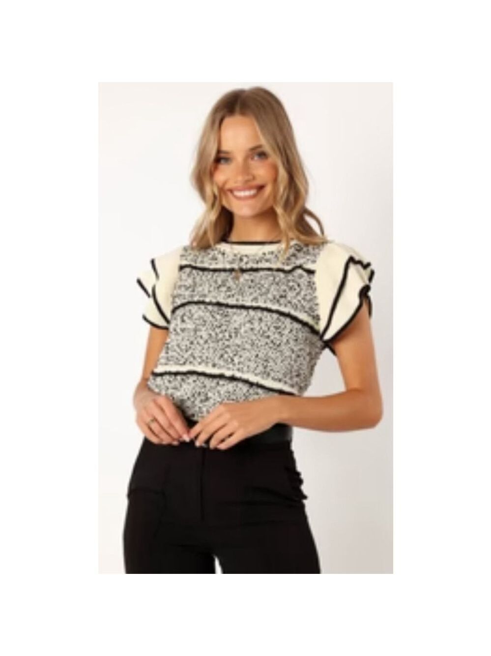 Women's Skies Are Blue NWT Short Ruffled Sleeve Knit Pullover Top L White Black